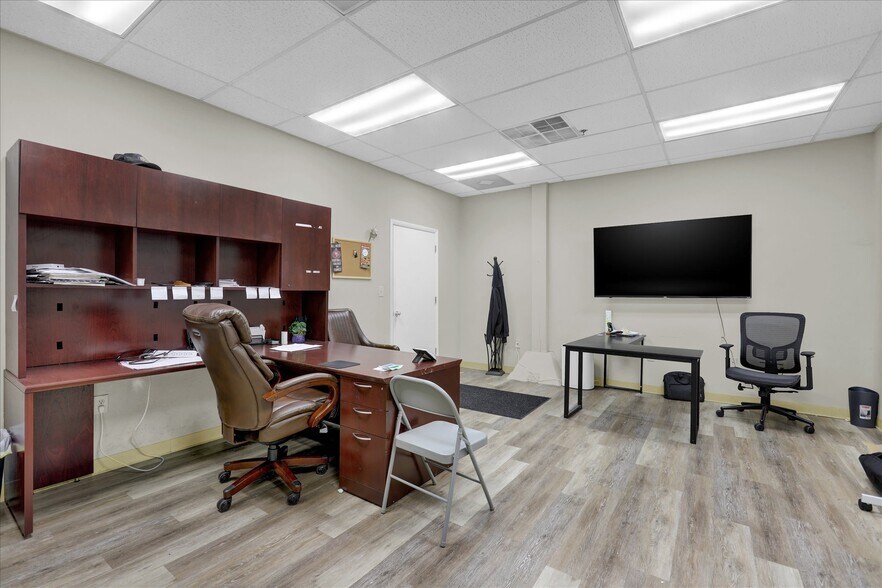 More Photos Of 5118 Innovation Way, Chambersburg Warehouse For Lease