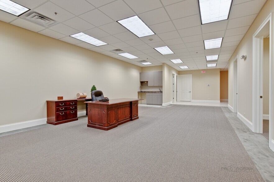 More Photos Of 1531 Grove Ave, Barrington Office For Sale