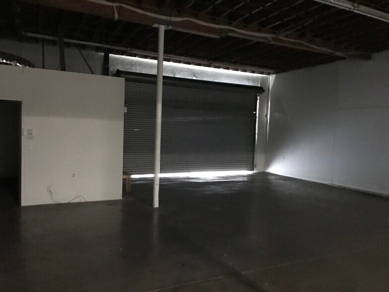 More Photos Of 1031 W Manchester Blvd, Inglewood Light Distribution For Lease