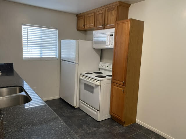 More Photos Of 8545-49 Winter Gardens Blvd, Lakeside Apartments For Sale