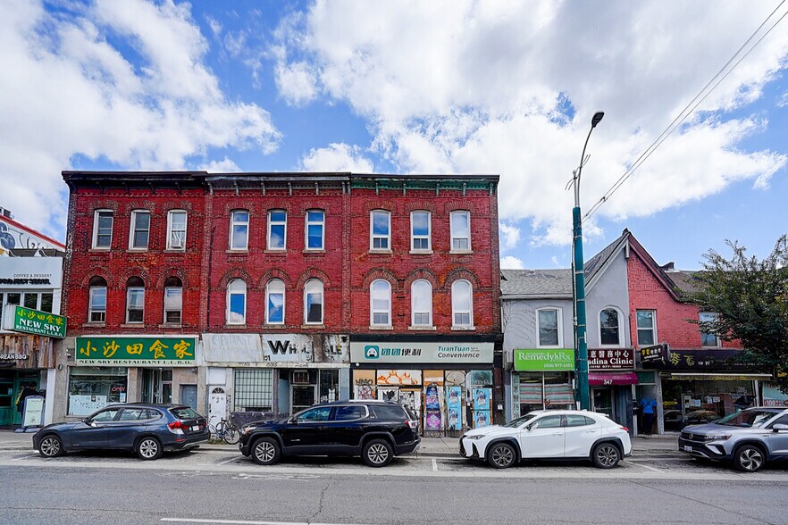 More Photos Of 349 Spadina Av, Toronto Storefront Retail Residential For Sale