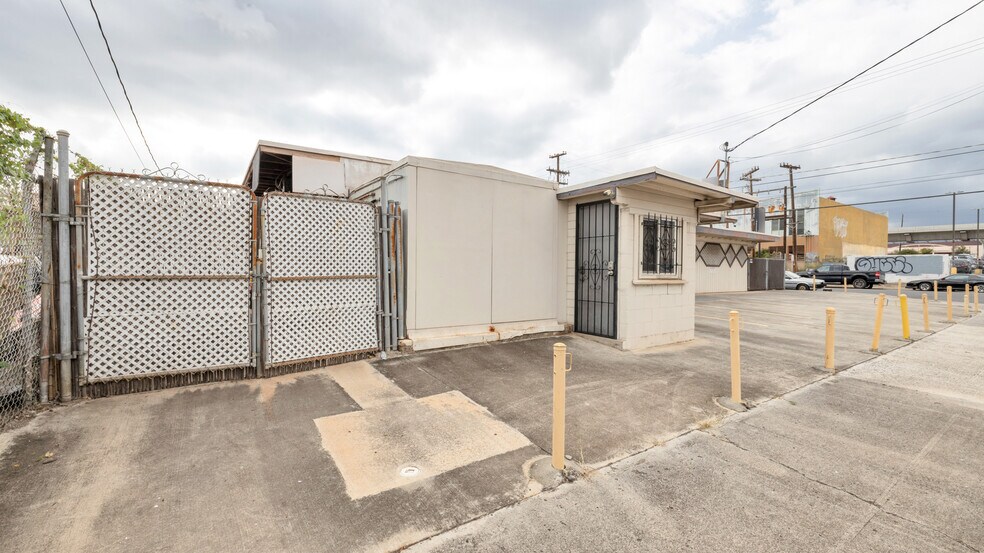 More Photos Of 94-172 Leoleo St, Waipahu Restaurant For Sale