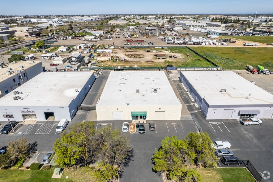 More Photos Of 8535 Morrison Creek Rd, Sacramento Showroom For Lease