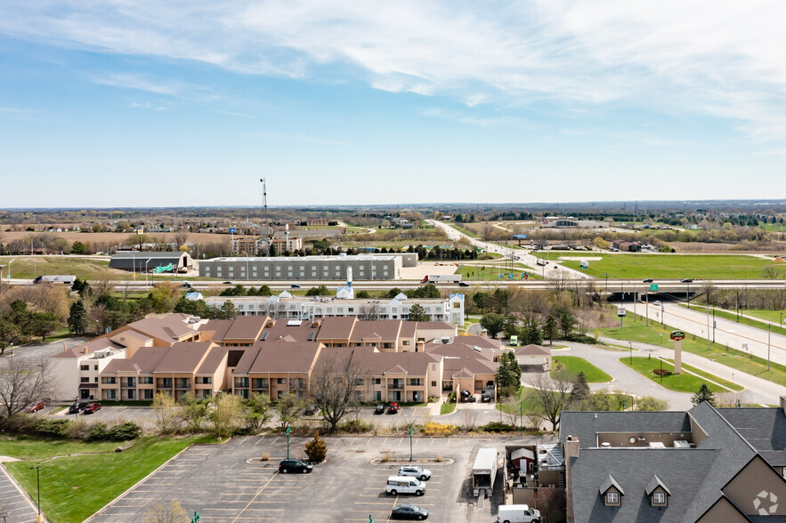 More Photos Of 7676 East State St, Rockford Hotel For Sale