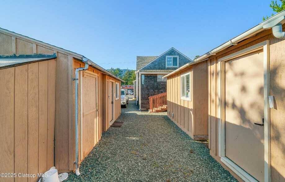 More Photos Of 186 Laneda Ave, Manzanita Storefront Retail Office For Sale