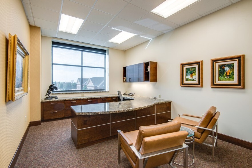 More Photos Of 1225 S Main St, Grapevine Loft Creative Space For Lease