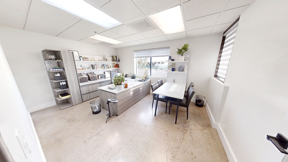 More Photos Of 5635 E Thomas Rd, Scottsdale Office For Sale