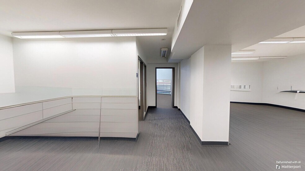More Photos Of 627 Bloor St W, Toronto Office For Lease
