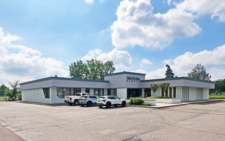 More Photos Of 10982-10992 Middlebelt Rd, Livonia Medical For Lease