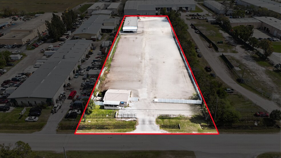 More Photos Of 12895 Automobile Blvd, Clearwater Warehouse For Lease