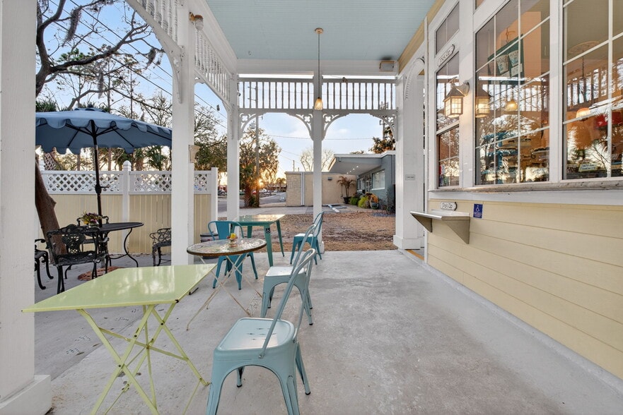 More Photos Of 197 E Church St, Deland Restaurant For Sale
