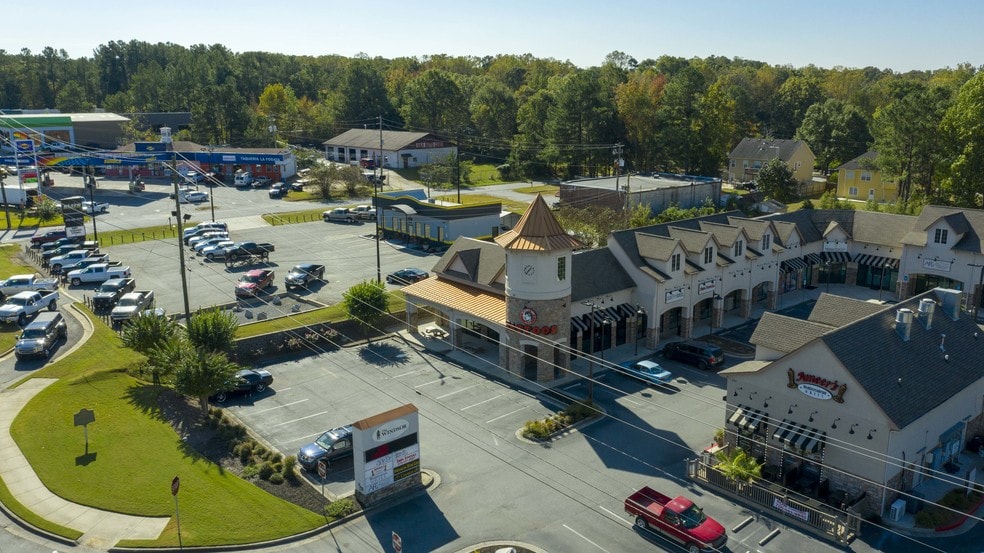 More Photos Of 2655 N Cobb Pky, Kennesaw Storefront For Lease