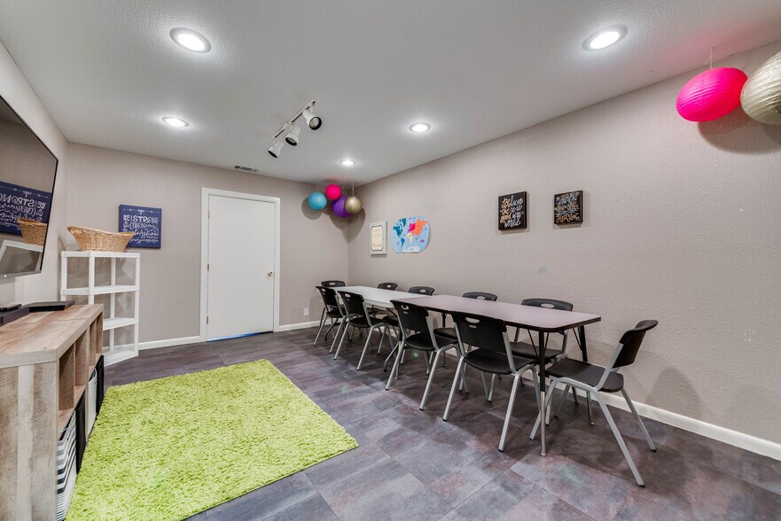 More Photos Of 1001 Austin St, Midland Religious Facility For Sale