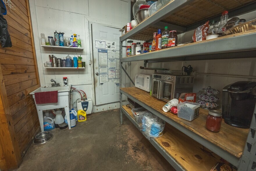 More Photos Of 118 First Ave, Hampton General Retail For Sale