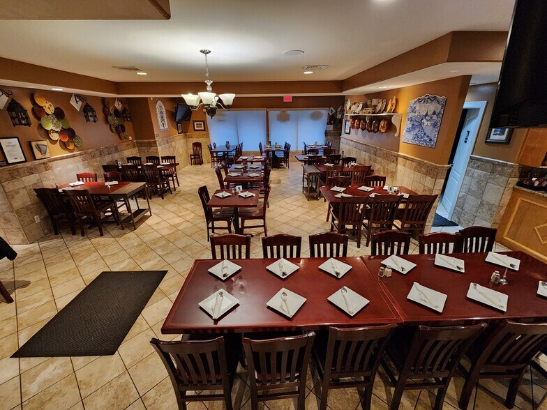 More Photos Of 128 County St, New Bedford Restaurant For Sale