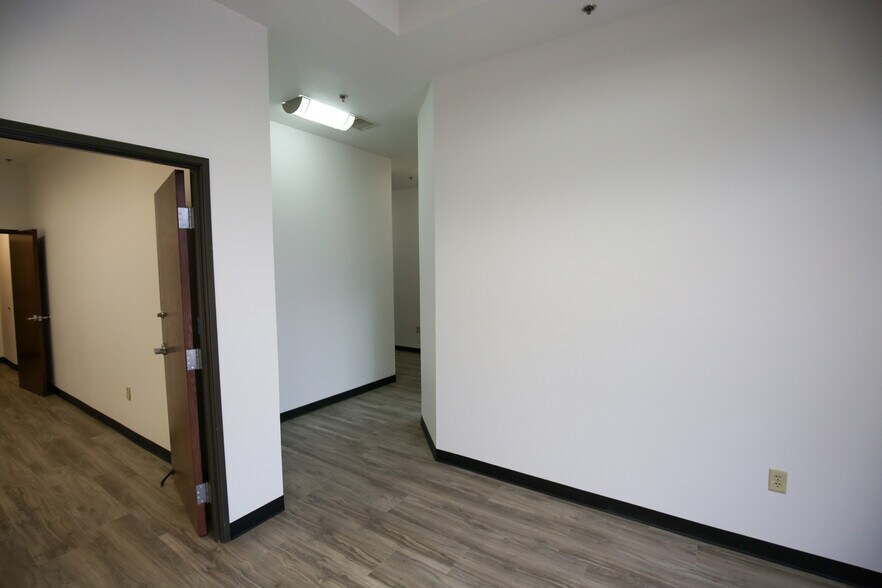 More Photos Of 9250 Pasadena, Frisco Medical For Lease