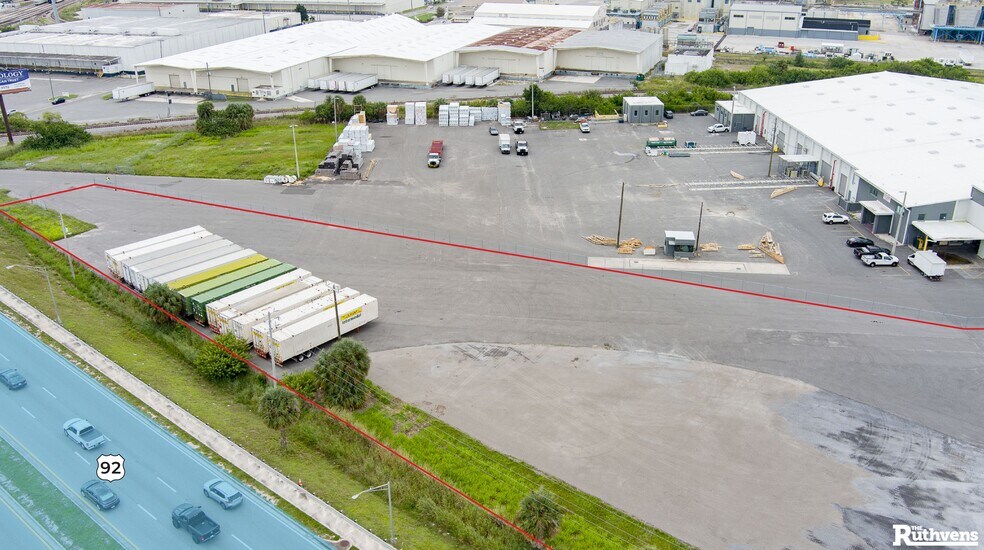More Photos Of 500 McKean St, Auburndale Warehouse For Lease