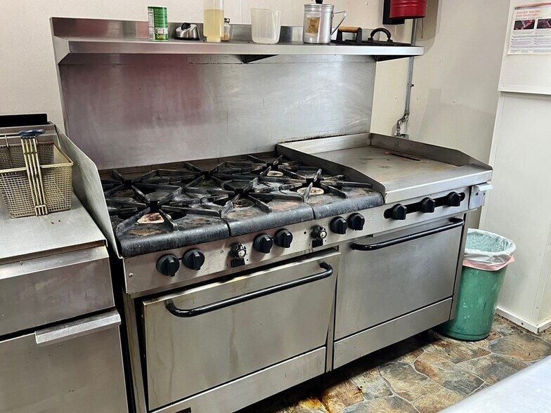 More Photos Of 5661 County Road 114, Brundidge General Retail For Sale