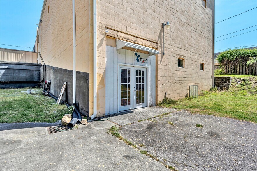 More Photos Of 106 Stoney Battery Rd, Troutville Restaurant For Sale