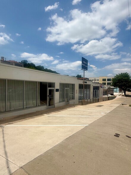 Primary Photo Of 900-904 Lamar Blvd N, Austin Unknown For Lease