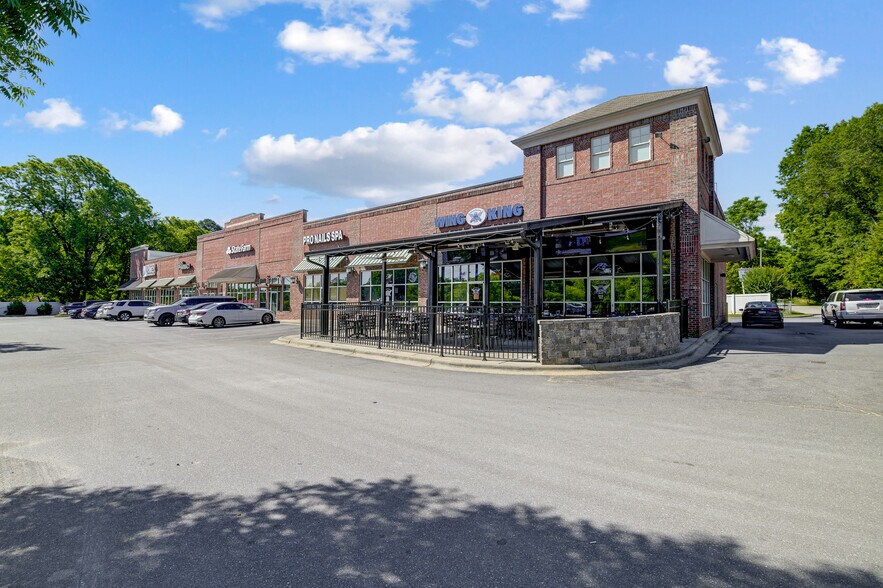 More Photos Of 200 Dobys Bridge Rd, Fort Mill Storefront For Lease