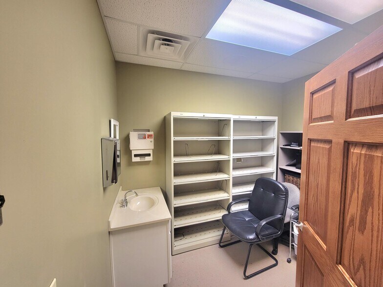 More Photos Of 11376 Broadway, Crown Point Office For Sale