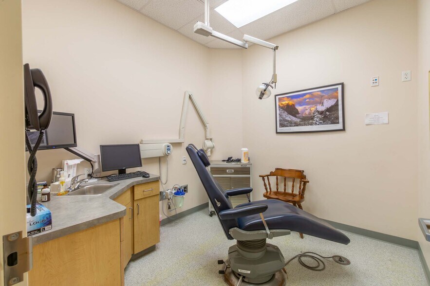 More Photos Of 799 Northern Blvd, South Abington Medical For Sale