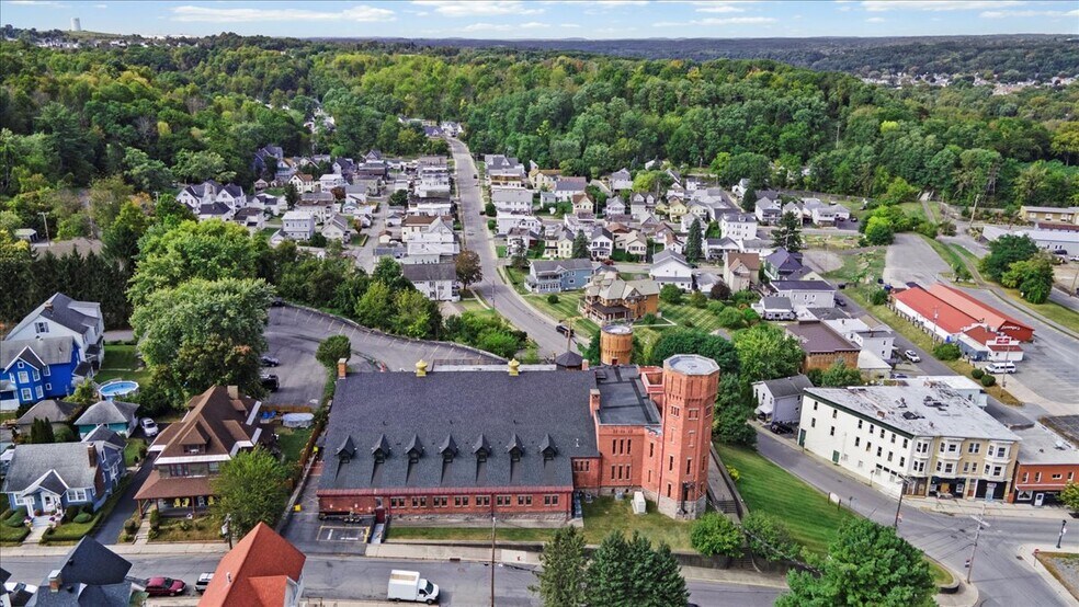 More Photos Of 49 Florida Ave, Amsterdam Hospitality For Sale