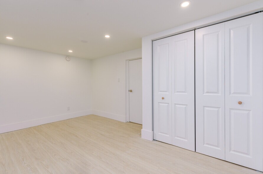 More Photos Of 9452 Fletcher St, Chilliwack Apartments For Sale