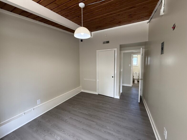 More Photos Of 516 Owen Dr, Fayetteville Office For Lease