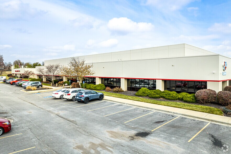 More Photos Of 7751 Nieman Rd, Shawnee Warehouse For Lease
