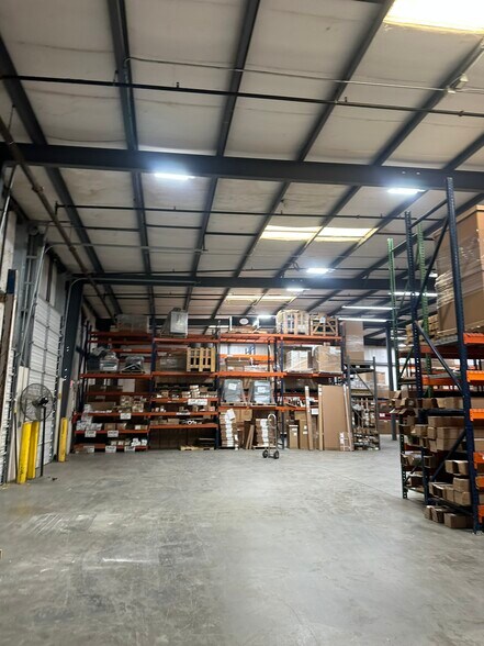 More Photos Of 300 Commerce Blvd, Bogart Warehouse For Lease