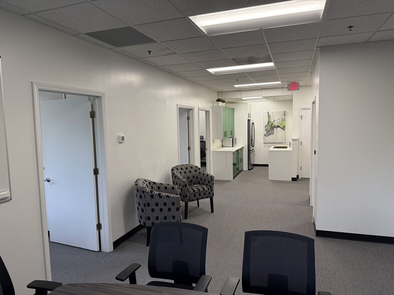 More Photos Of 308 W Rosemary St, Chapel Hill Office For Lease