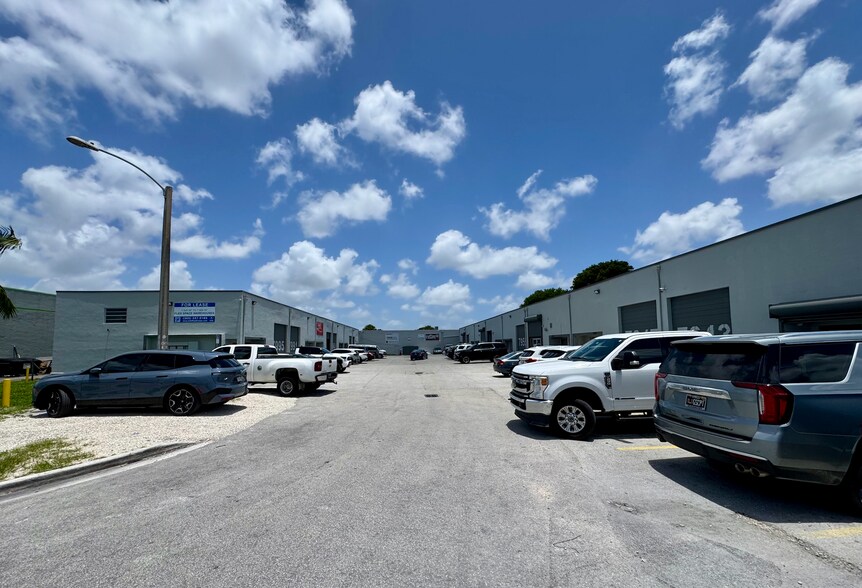 More Photos Of 7975 W 28th Ave, Hialeah Warehouse For Lease