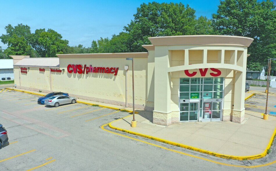 Primary Photo Of 1700 N Walnut St, Hartford City Freestanding For Sale