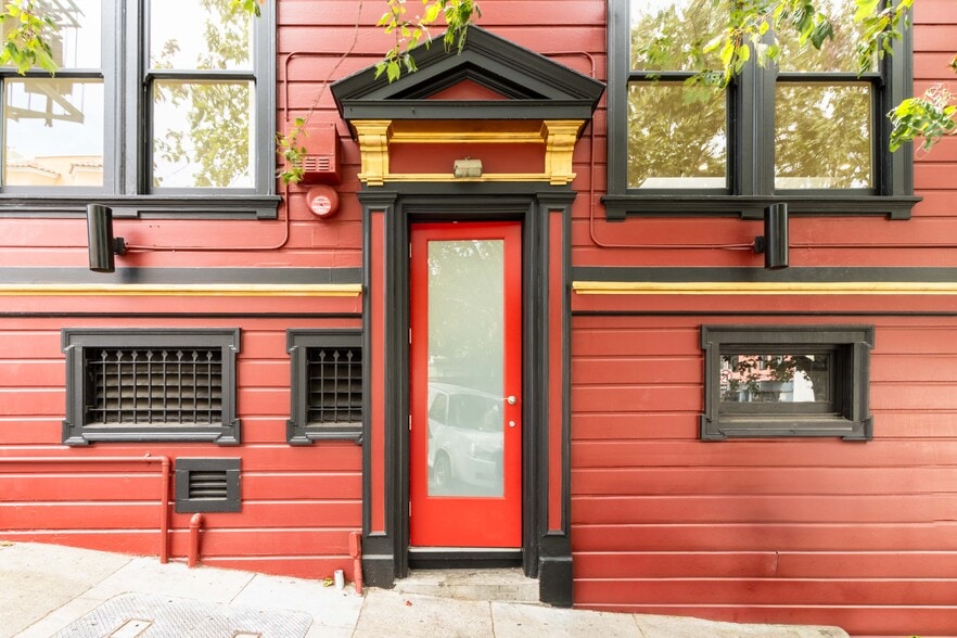 More Photos Of 1234-1268 Grant Ave, San Francisco Restaurant For Lease