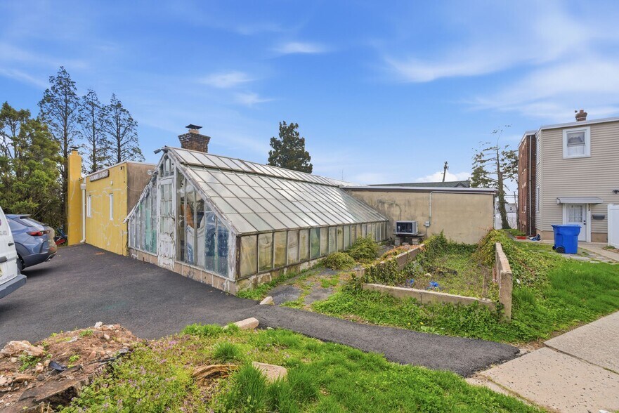 More Photos Of 630 Florida Grove Rd, Perth Amboy Apartments For Sale