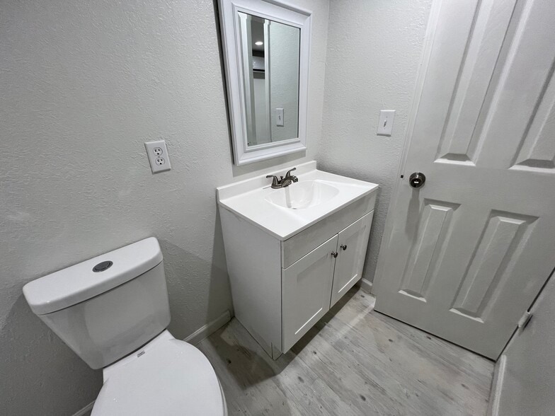 More Photos Of 3845 k-ville avenue, Auburndale Apartments For Sale