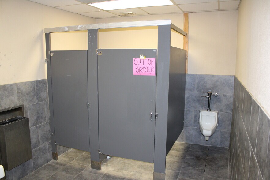 More Photos Of 2086 Paul Walsh Dr, Macon-Bibb Auto Dealership For Lease