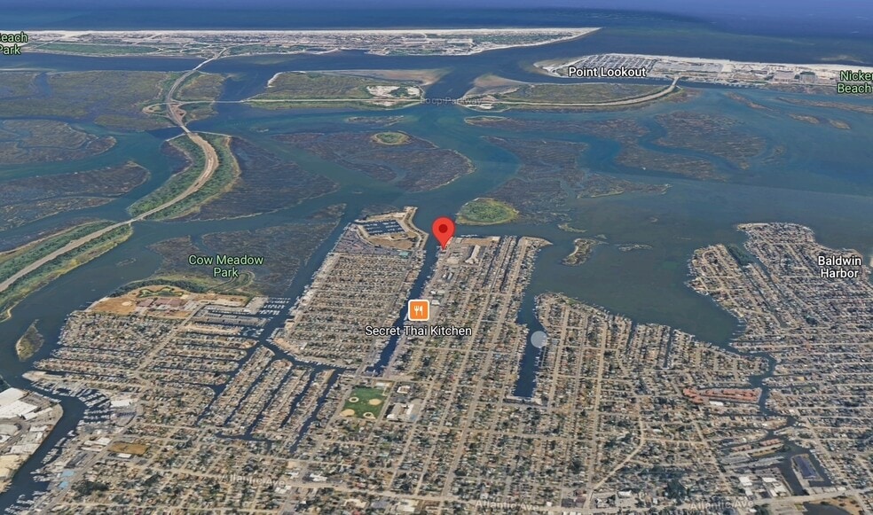 More Photos Of 405 Woodcleft Ave, Freeport Land For Sale