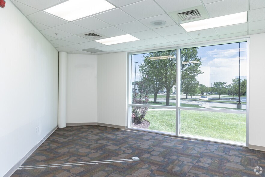 More Photos Of 21-31 Commerce Dr, O'Fallon Unknown For Lease