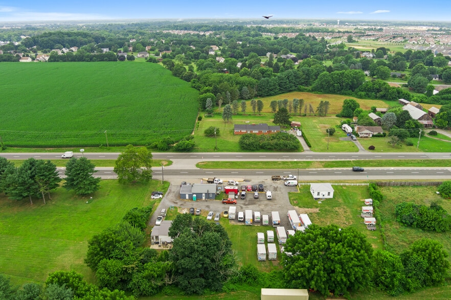 More Photos Of 2516-2518 N Dupont Pky, Middletown Freestanding For Sale