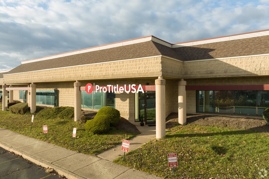 More Photos Of 95 James Way, Southampton Light Distribution For Sale