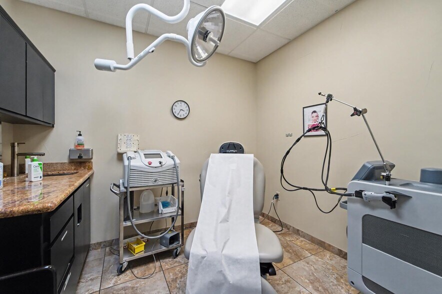 More Photos Of 1166 Live Oak Blvd, Yuba City Medical For Lease