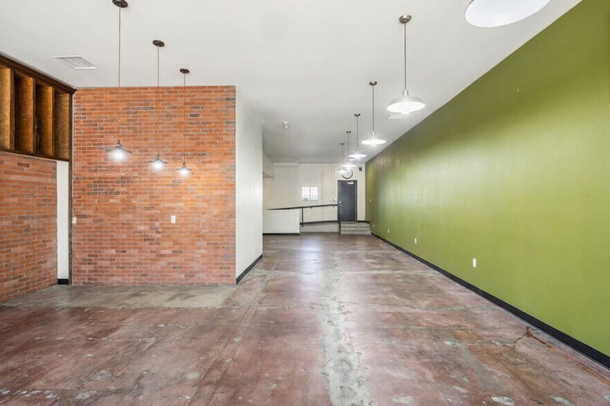 More Photos Of 21627 Sherman Way, Canoga Park Storefront For Sale