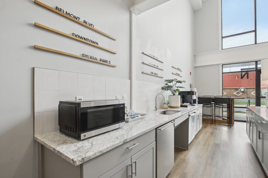 More Photos Of 4040 Travis Dr, Nashville Apartments For Sale