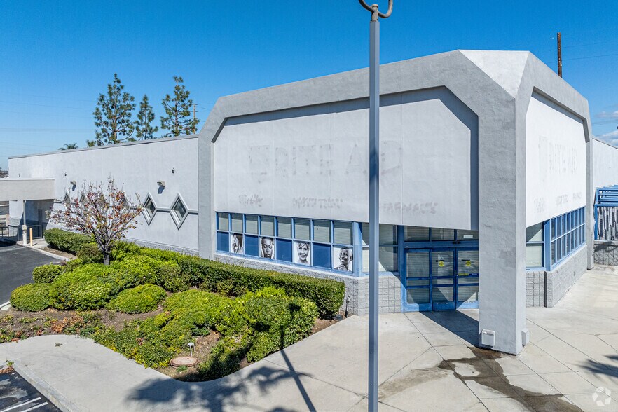More Photos Of 15800 Imperial Hwy, La Mirada Drugstore For Lease