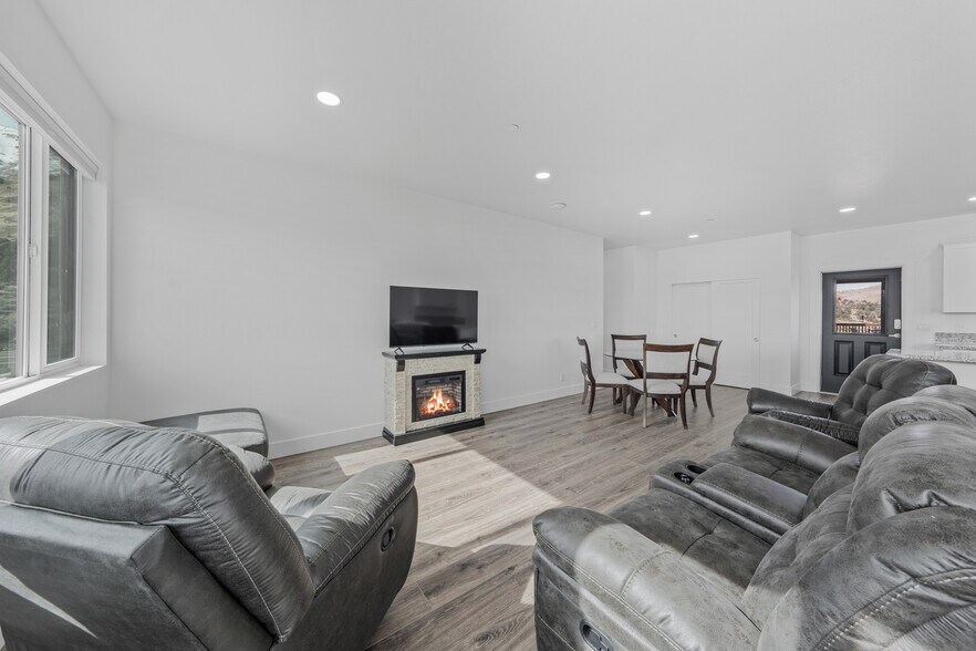 More Photos Of 1929 US-395, Gardnerville Apartments For Sale