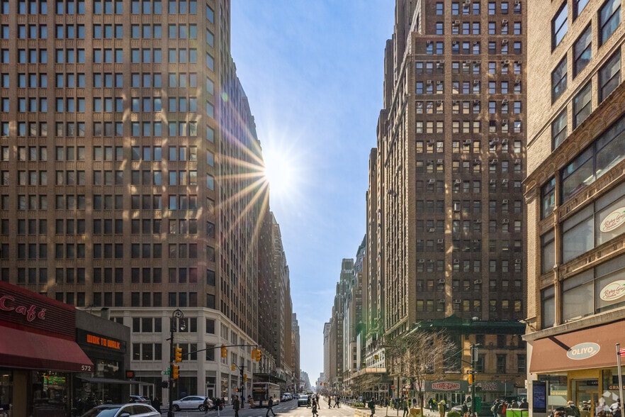 More Photos Of 555 Eighth Ave, New York Loft Creative Space For Lease