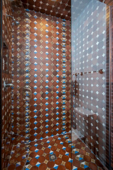 More Photos Of 199 E Loudon Ave, Lexington Office Residential For Sale